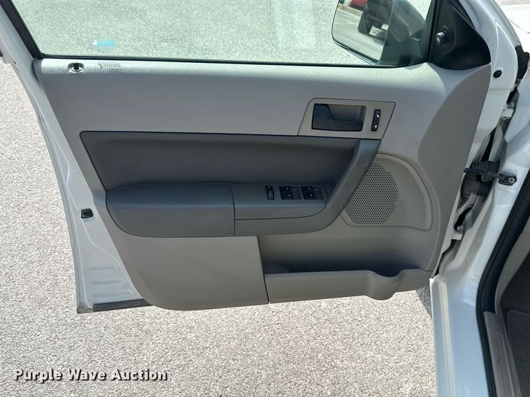 image for item MB9705 2010 Ford Focus SE