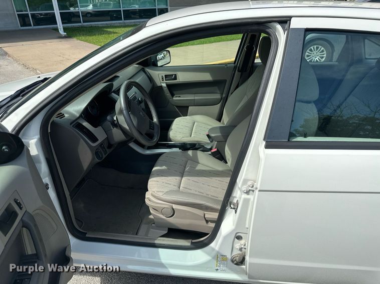 image for item MB9705 2010 Ford Focus SE