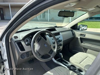 image for item MB9705 2010 Ford Focus SE