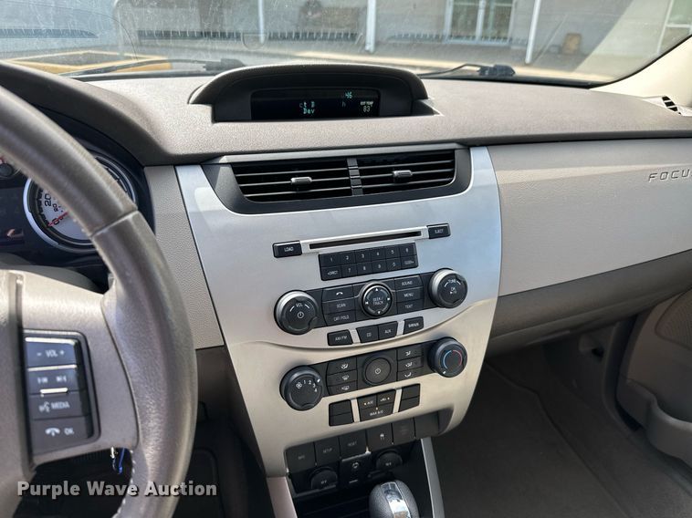 image for item MB9705 2010 Ford Focus SE