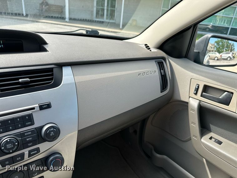 image for item MB9705 2010 Ford Focus SE