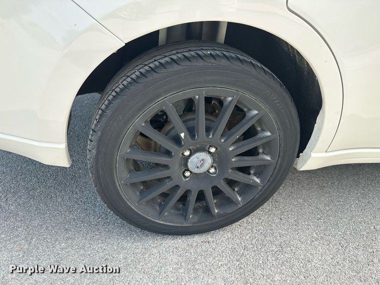 image for item MB9705 2010 Ford Focus SE