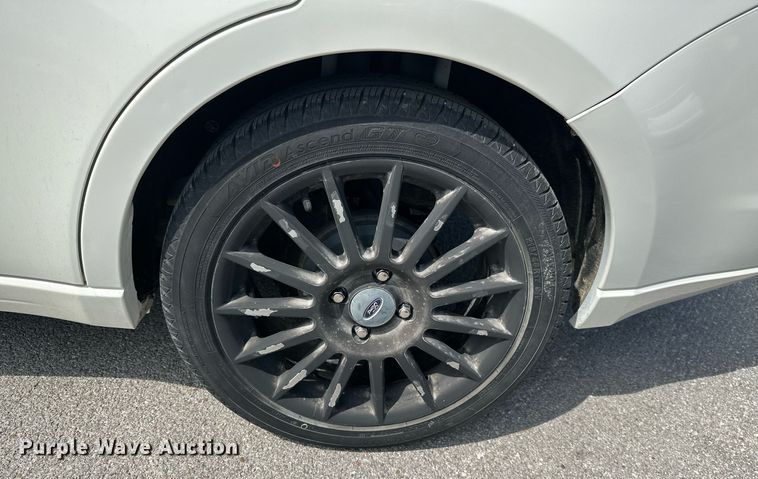 image for item MB9705 2010 Ford Focus SE