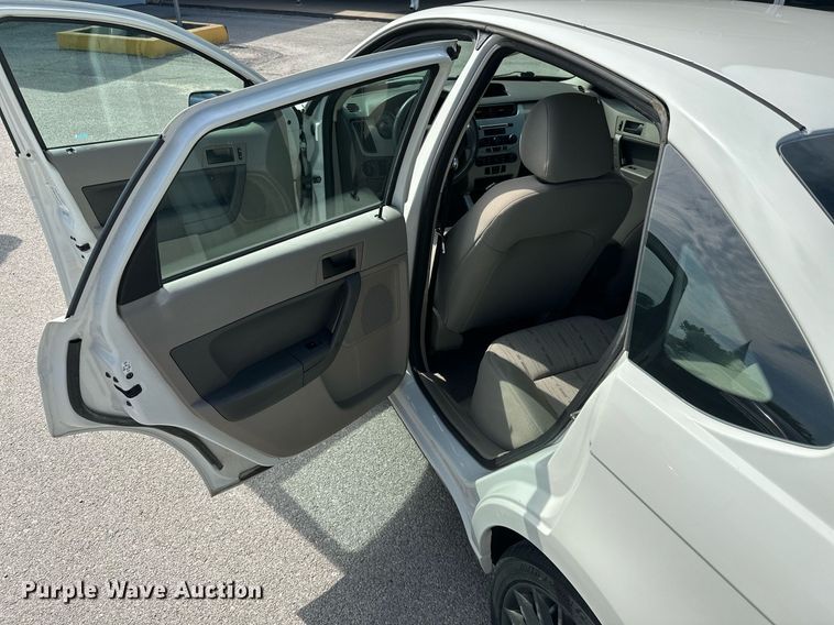 image for item MB9705 2010 Ford Focus SE