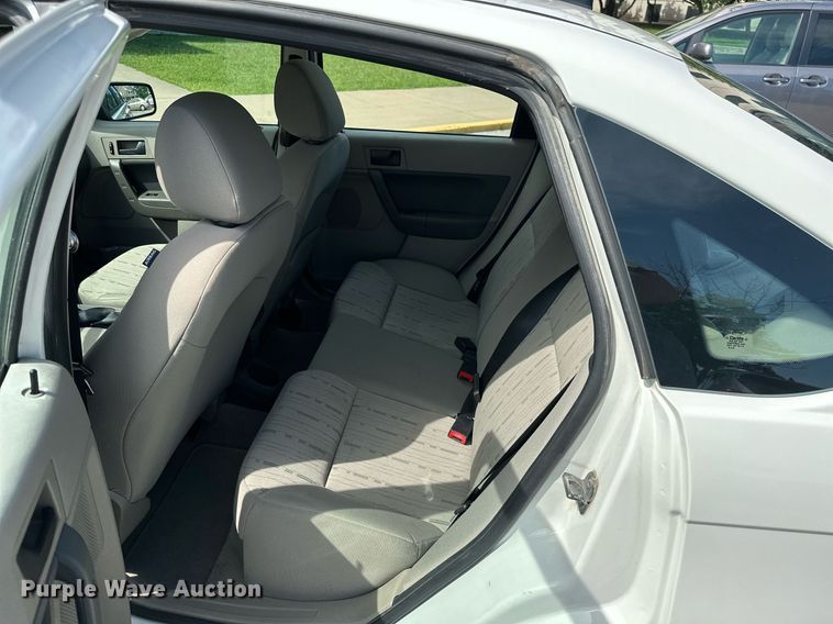 image for item MB9705 2010 Ford Focus SE