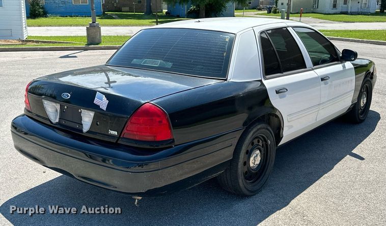 image for item MB9708 2010 Ford Crown Victoria Police Interceptor