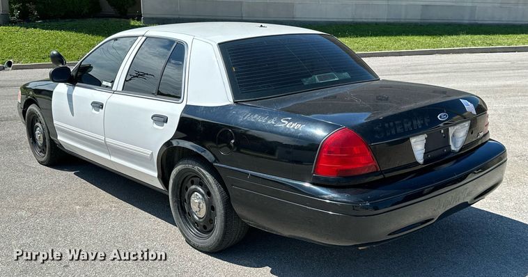 image for item MB9708 2010 Ford Crown Victoria Police Interceptor