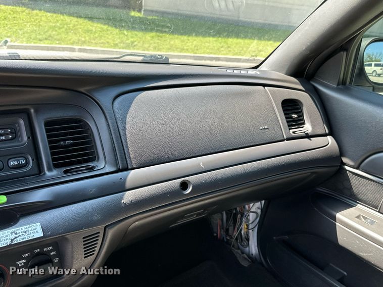 image for item MB9708 2010 Ford Crown Victoria Police Interceptor