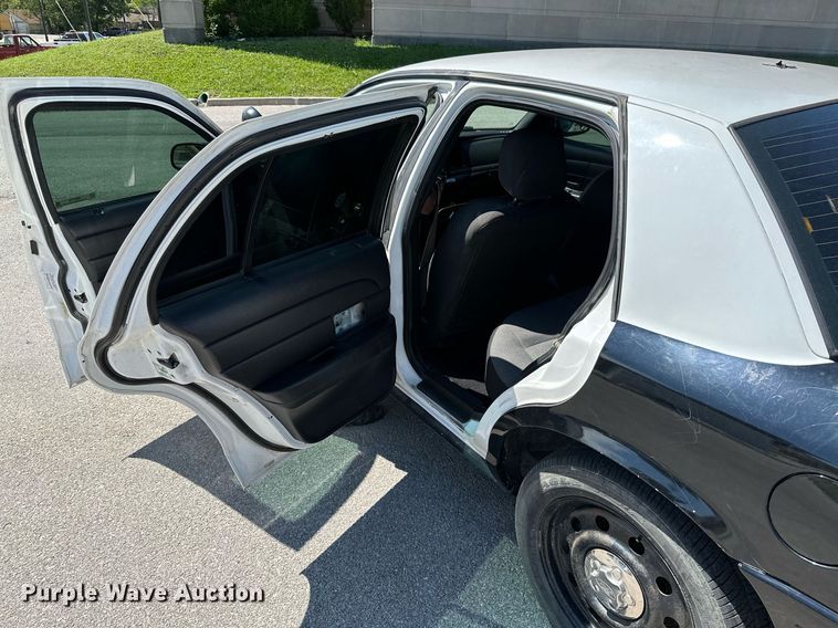 image for item MB9708 2010 Ford Crown Victoria Police Interceptor