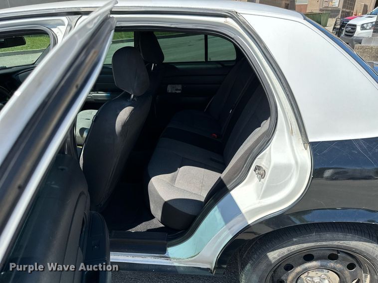 image for item MB9708 2010 Ford Crown Victoria Police Interceptor