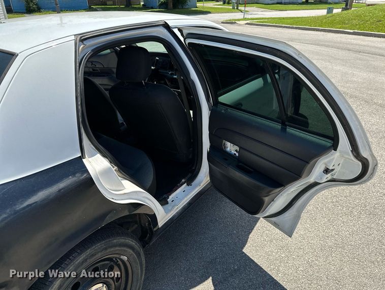 image for item MB9708 2010 Ford Crown Victoria Police Interceptor