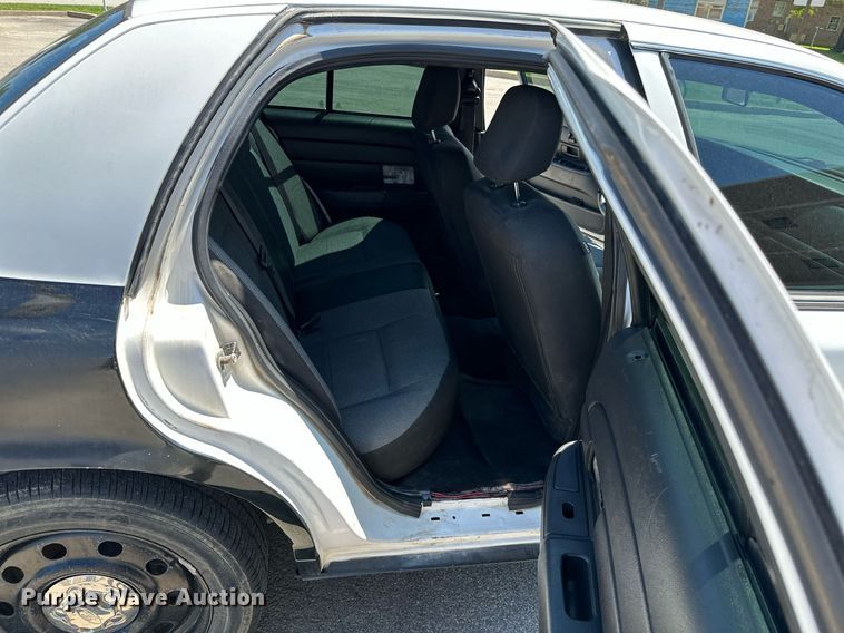 image for item MB9708 2010 Ford Crown Victoria Police Interceptor