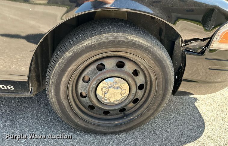 image for item MB9708 2010 Ford Crown Victoria Police Interceptor