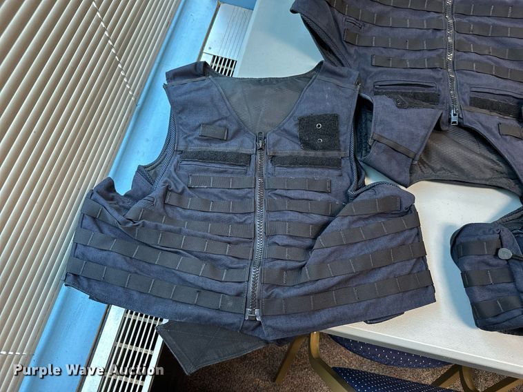 image for item MB9712 (7) Safari Land Oregon City armor carriers