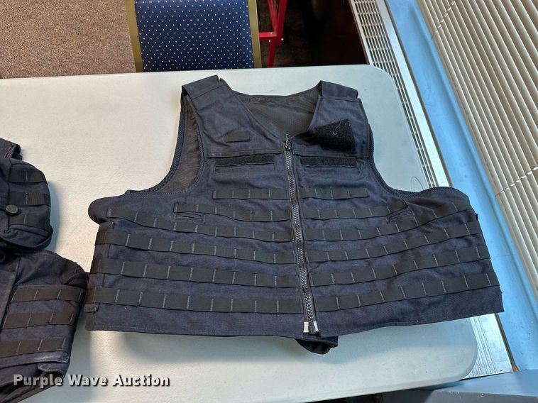 image for item MB9712 (7) Safari Land Oregon City armor carriers