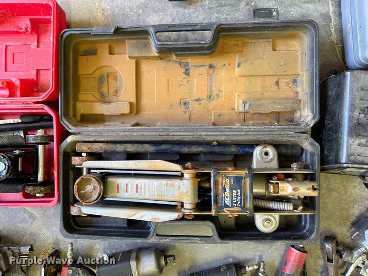 image for item MB9718 Tools