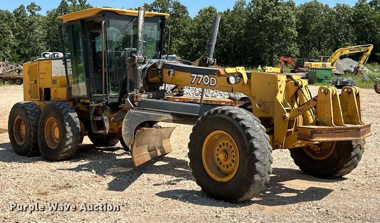image for item MB9725 2007 John Deere 770D  motor grader