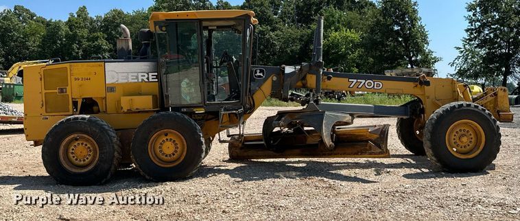 image for item MB9725 2007 John Deere 770D  motor grader