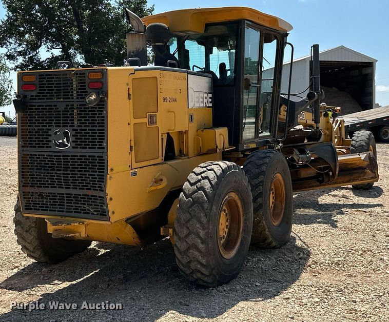 image for item MB9725 2007 John Deere 770D  motor grader