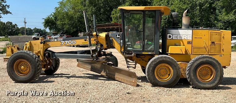 image for item MB9725 2007 John Deere 770D  motor grader