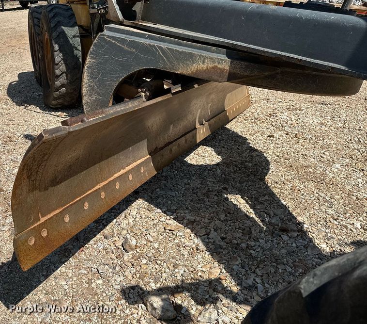 image for item MB9725 2007 John Deere 770D  motor grader