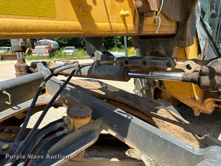 image for item MB9725 2007 John Deere 770D  motor grader