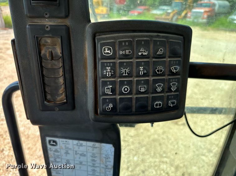 image for item MB9725 2007 John Deere 770D  motor grader