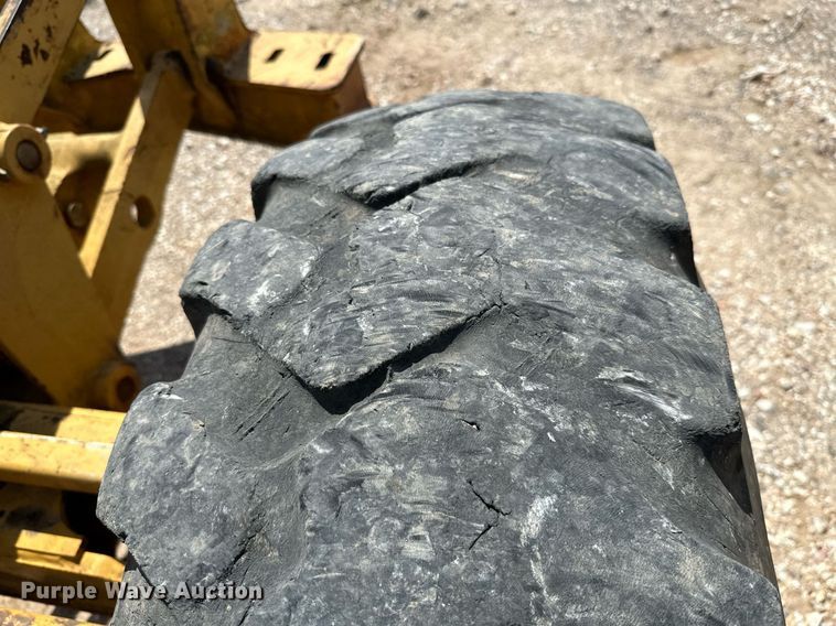 image for item MB9725 2007 John Deere 770D  motor grader