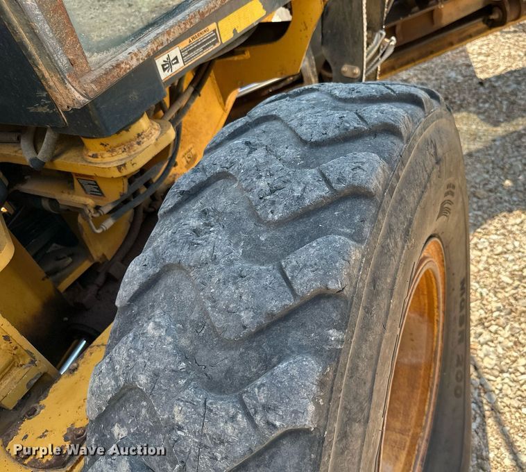 image for item MB9725 2007 John Deere 770D  motor grader