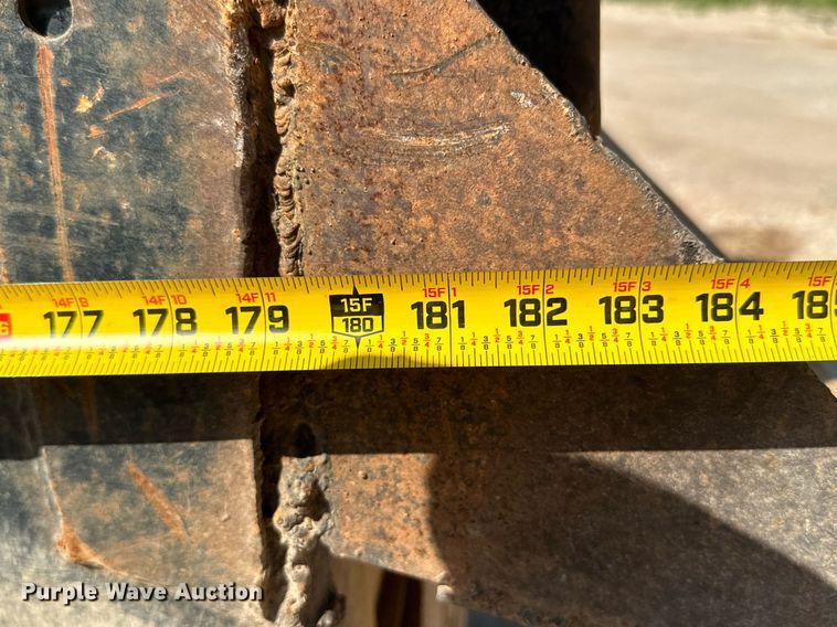 image for item MB9728 2003 International 7400  dump truck