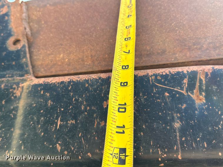 image for item MB9728 2003 International 7400  dump truck