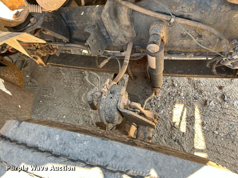 image for item MB9728 2003 International 7400  dump truck