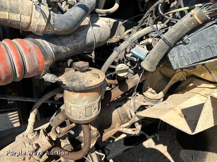 image for item MB9728 2003 International 7400  dump truck