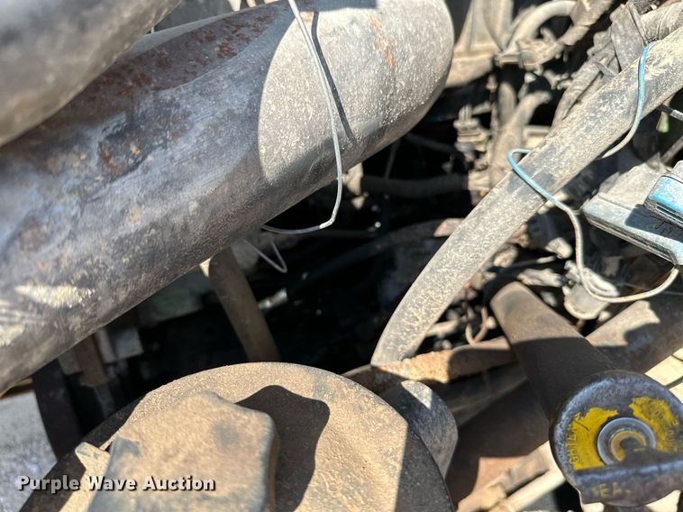 image for item MB9728 2003 International 7400  dump truck