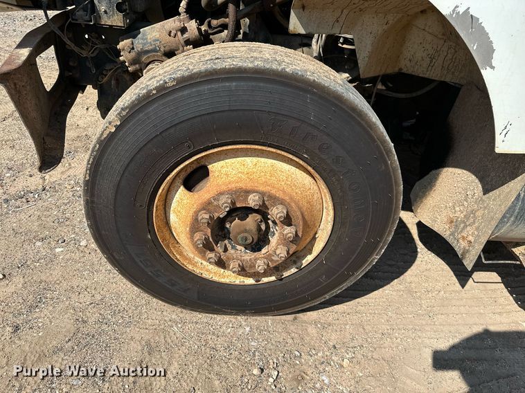 image for item MB9728 2003 International 7400  dump truck