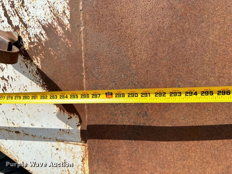 image for item MB9731 1992 White GMC WCM  semi truck