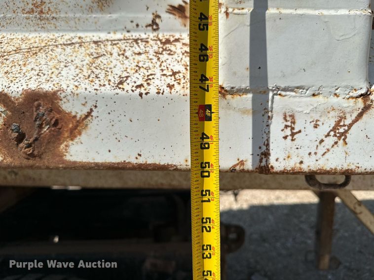 image for item MB9731 1992 White GMC WCM  semi truck