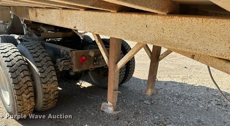 image for item MB9731 1992 White GMC WCM  semi truck