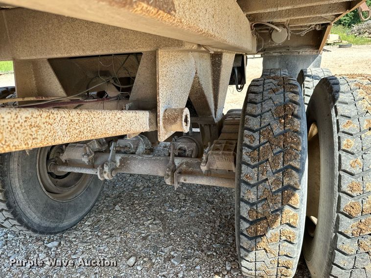 image for item MB9731 1992 White GMC WCM  semi truck