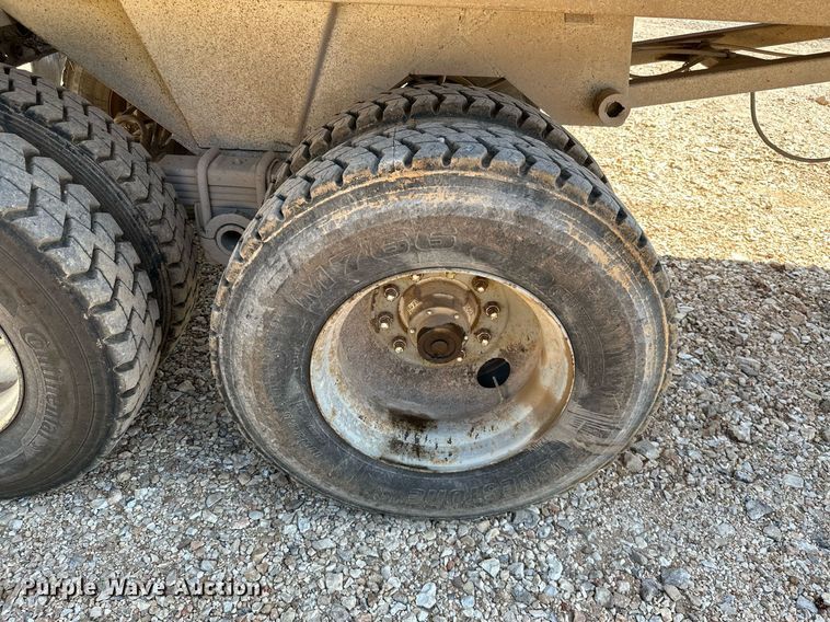 image for item MB9731 1992 White GMC WCM  semi truck