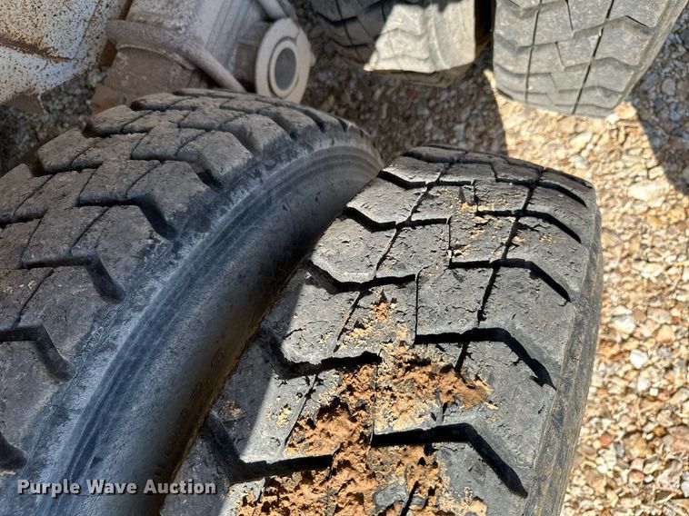 image for item MB9731 1992 White GMC WCM  semi truck