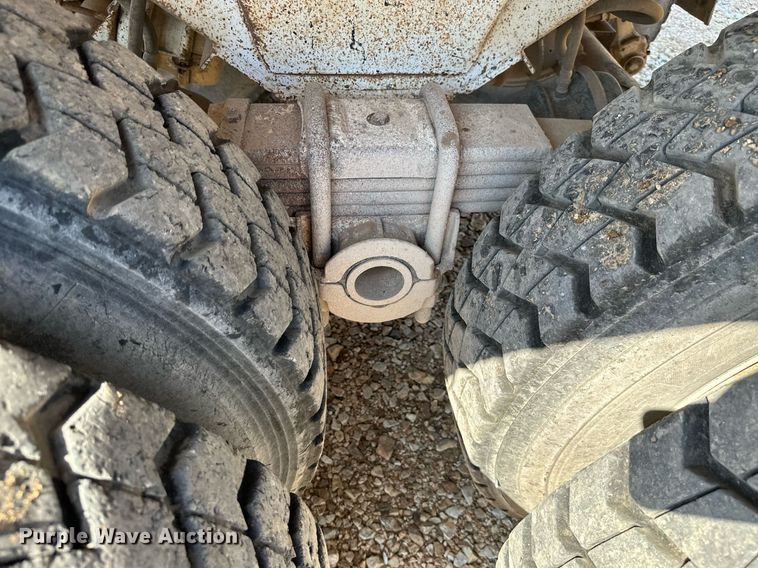 image for item MB9731 1992 White GMC WCM  semi truck