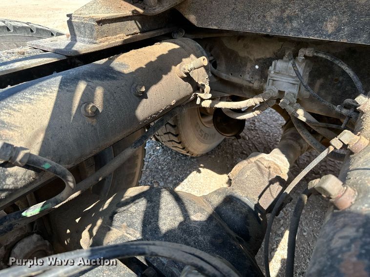 image for item MB9731 1992 White GMC WCM  semi truck