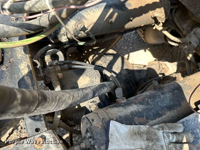 image for item MB9731 1992 White GMC WCM  semi truck