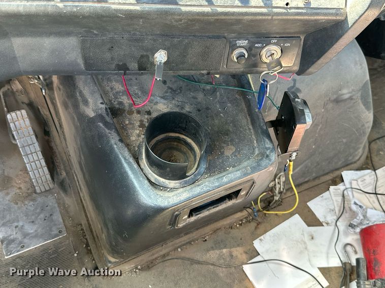 image for item MB9731 1992 White GMC WCM  semi truck