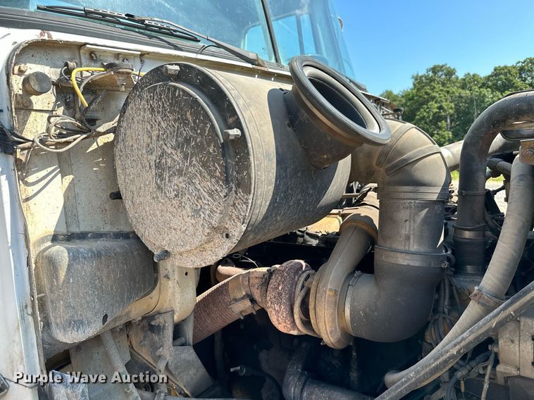 image for item MB9731 1992 White GMC WCM  semi truck