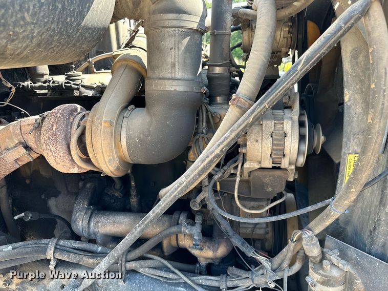 image for item MB9731 1992 White GMC WCM  semi truck