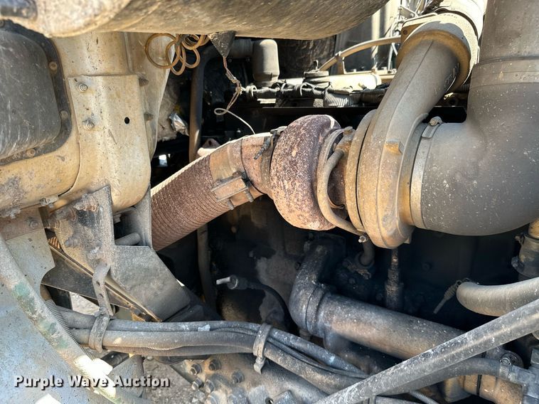 image for item MB9731 1992 White GMC WCM  semi truck