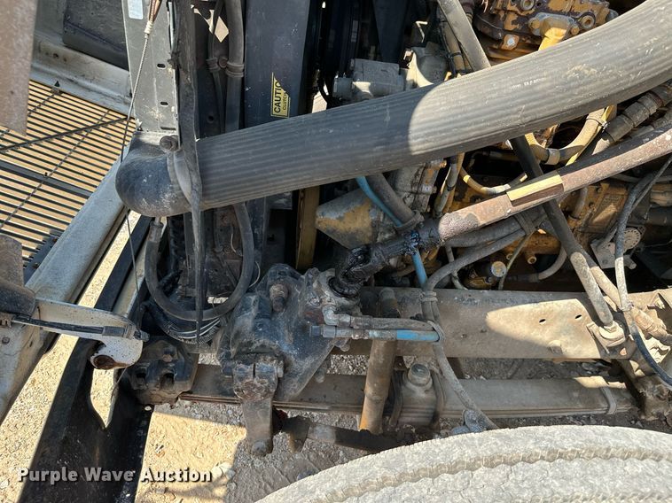 image for item MB9731 1992 White GMC WCM  semi truck