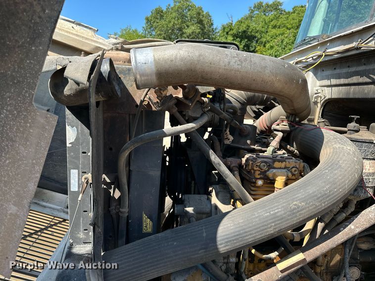 image for item MB9731 1992 White GMC WCM  semi truck